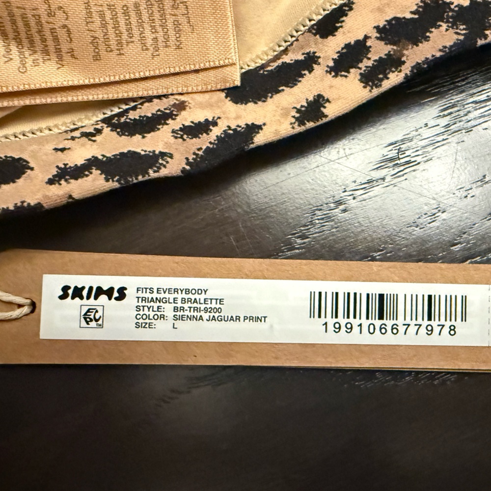 SKIMS -Fits Everybody Triangle Bralette - Picture 3 of 7